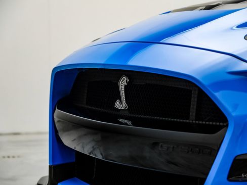 Used 2022 Ford Mustang Shelby GT500 w/ Carbon Fiber Track Pack RWD image 37