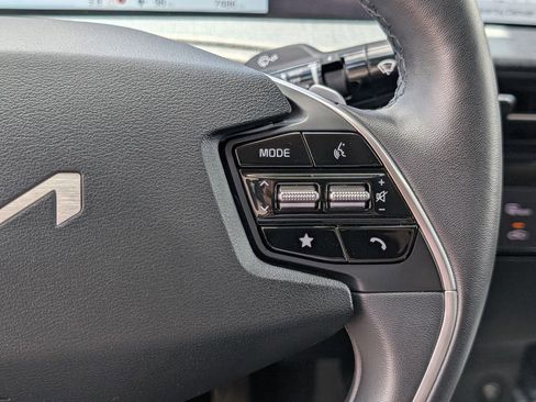 Certified 2024 Kia EV6 Light AWD/4WD image 25