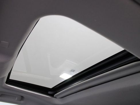 Used 2022 Toyota Highlander XLE image 34