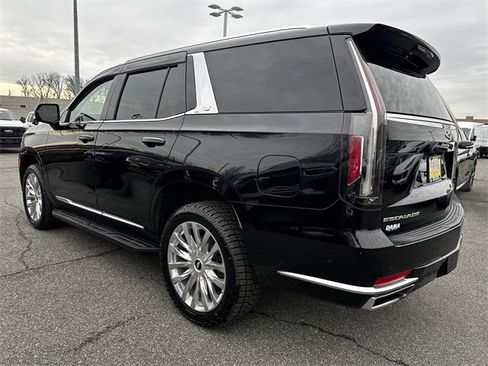 Used 2023 Cadillac Escalade Premium Luxury image 7