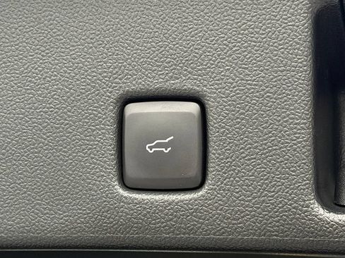 Used 2023 Ford Escape ST-Line Select AWD/4WD image 19