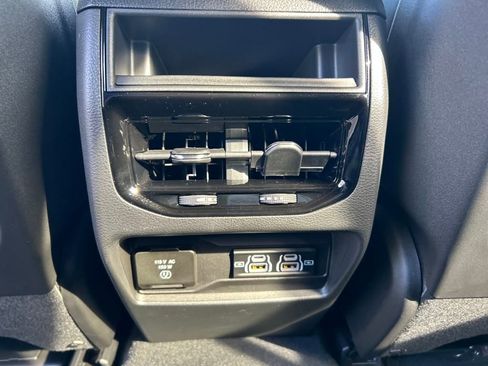 New 2025 Jeep Grand Cherokee Laredo X w/ Luxury Tech Group I image 23