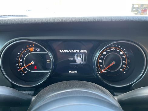 Used 2021 Jeep Wrangler Unlimited Sport AWD/4WD image 13