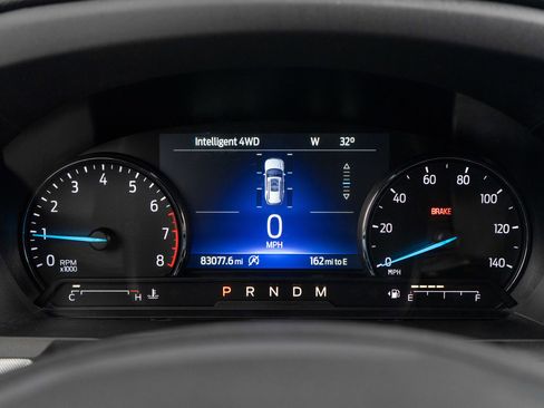 Used 2020 Ford Explorer XLT w/ Equipment Group 202A image 12