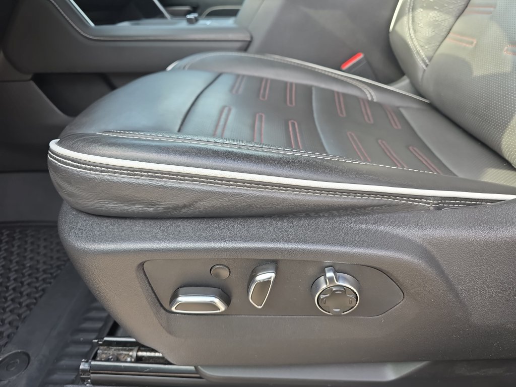 Certified 2025 GMC Sierra 2500 AT4X AWD/4WD image 32