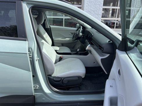 Used 2024 Hyundai Kona SEL image 8