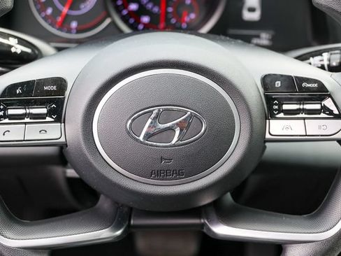 Used 2023 Hyundai Elantra SEL FWD image 9