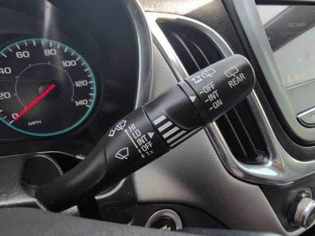 Used 2021 Chevrolet Equinox LS FWD image 23