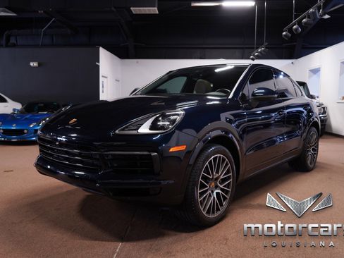 Used 2021 Porsche Cayenne Coupe w/ Premium Package image 3