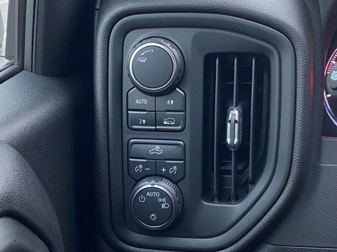 Certified 2025 Chevrolet Silverado 1500 Custom image 27