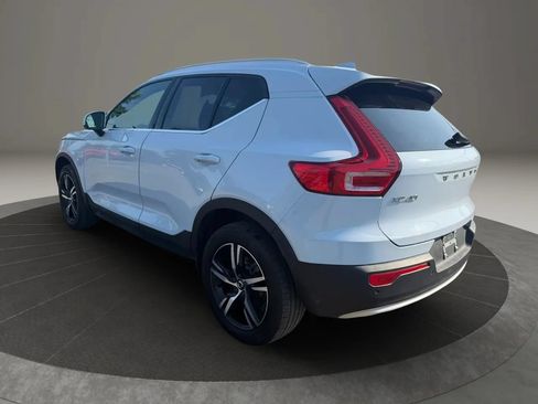 Used 2024 Volvo XC40 B5 Core AWD/4WD image 7
