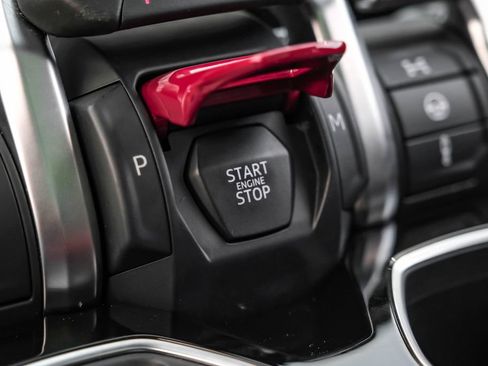 Used 2022 Lamborghini Urus image 21