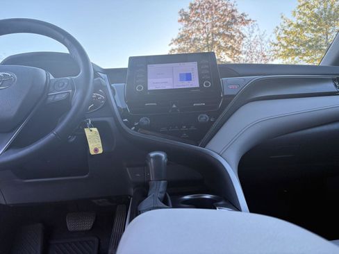 Used 2024 Toyota Camry SE image 24