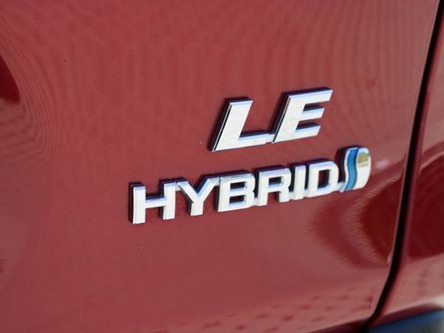 Used 2020 Toyota RAV4 LE w/ All Weather Liner Package AWD/4WD image 18