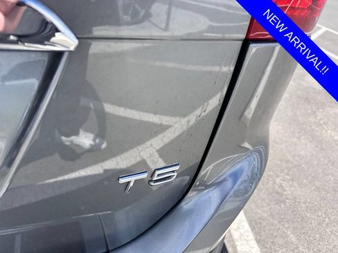 Used 2017 Volvo XC60 T5 Inscription w/ Preferred Option Package FWD image 9