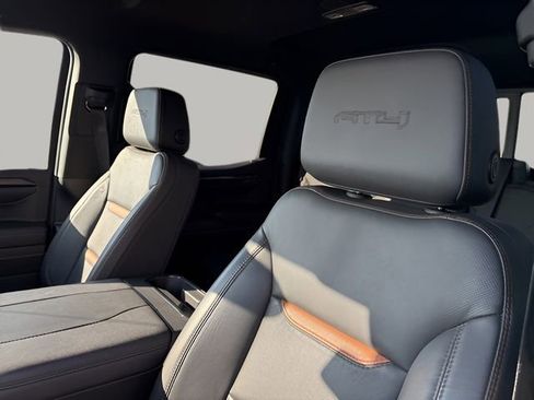 Used 2024 GMC Sierra 1500 AT4 w/ AT4 Preferred Package image 18