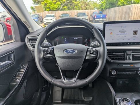 Certified 2023 Ford Escape SE FWD image 16