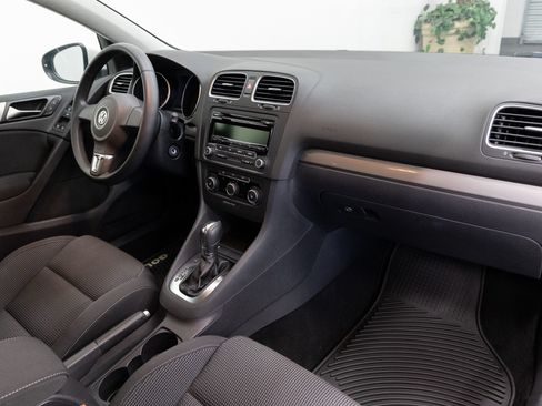 Used 2013 Volkswagen Golf 4-Door FWD image 18