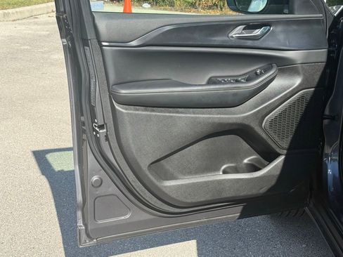 Certified 2025 Jeep Grand Cherokee L Altitude image 29