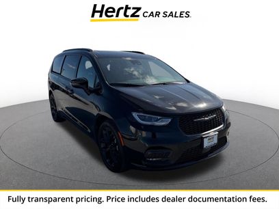 Used 2025 Chrysler Pacifica Limited