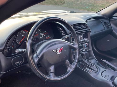 Used 2000 Chevrolet Corvette Coupe image 13