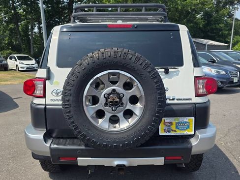 Used 2011 Toyota FJ Cruiser 4WD w/ Upgrade Pkg image 6