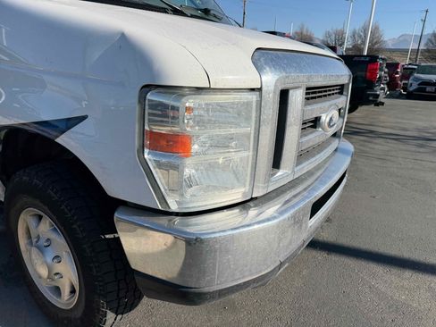 Used 2014 Ford E-250 and Econoline 250 w/ Power Group image 3