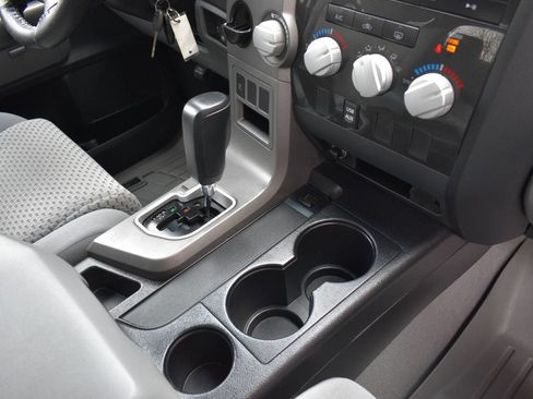 Used 2010 Toyota Tundra Grade 4x2 4dr CrewMax Cab Pick image 25