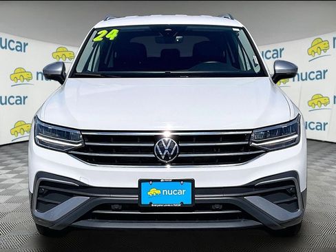 Used 2024 Volkswagen Tiguan SE AWD/4WD image 2