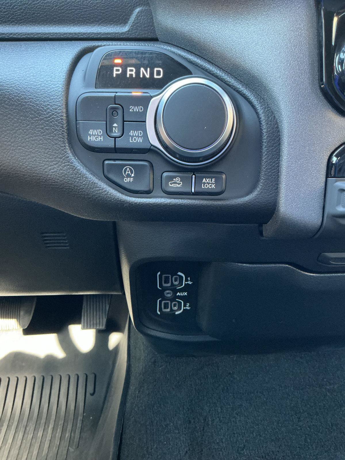 Used 2025 RAM 1500 Warlock AWD/4WD image 14