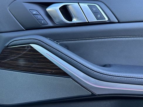 Used 2021 BMW X5 xDrive40i w/ Premium Package image 21