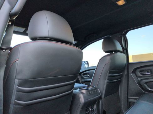 Used 2020 Nissan Titan PRO-4X image 27