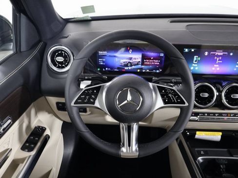 New 2026 Mercedes-Benz GLB 250 image 3