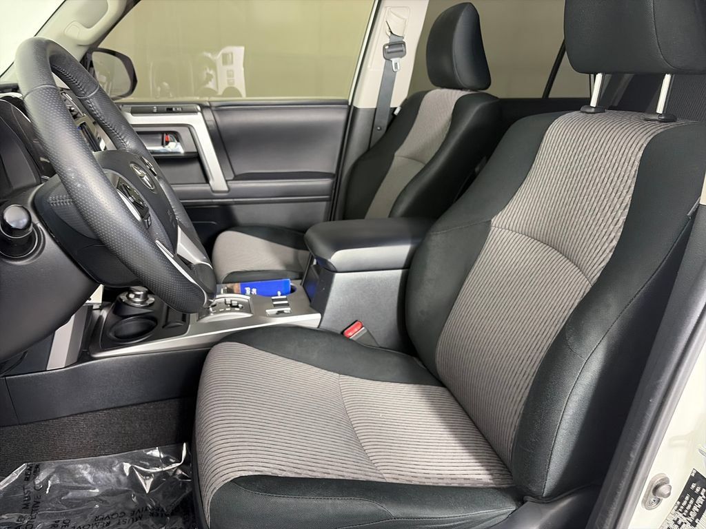 Used 2020 Toyota 4Runner 4WD image 11