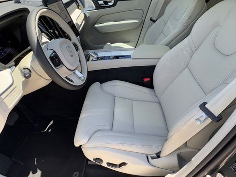 New 2026 Volvo XC60 T8 Ultra w/ Protection Package Premier image 18