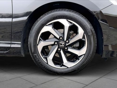 Used 2017 Honda Accord EX-L image 11