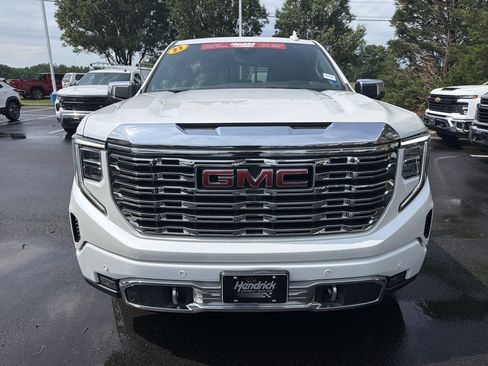 Used 2023 GMC Sierra 1500 Denali AWD/4WD image 3