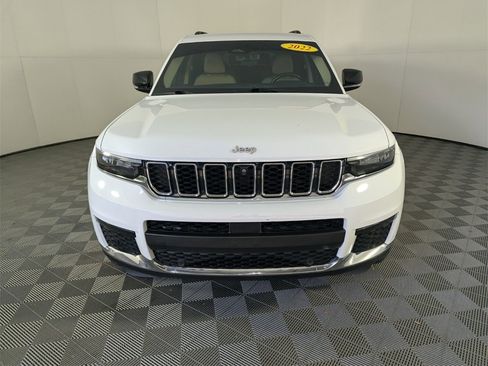 Certified 2022 Jeep Grand Cherokee L Limited w/ Luxury Tech Group II image 3