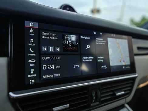 Used 2020 Porsche Cayenne AWD/4WD image 34