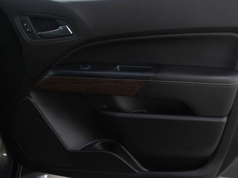 Used 2017 GMC Canyon Denali image 9