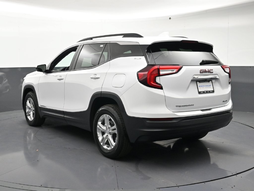 Certified 2022 GMC Terrain SLE w/ Driver Convenience Package AWD/4WD image 3