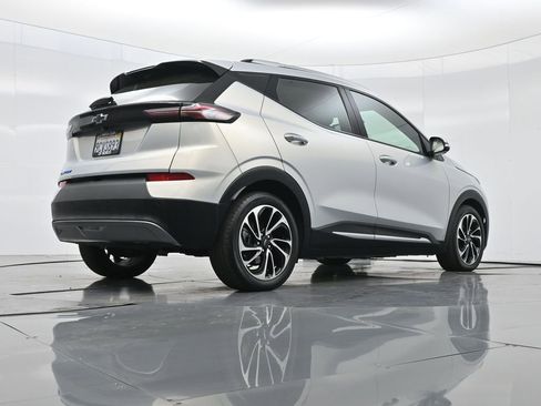 Used 2023 Chevrolet Bolt EUV Premier image 48
