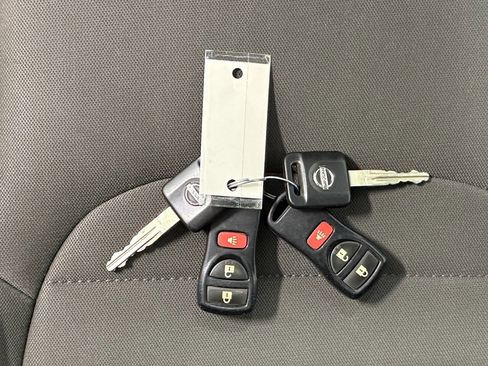 Used 2014 Nissan Frontier PRO-4X AWD/4WD image 28