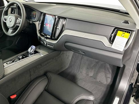 Certified 2025 Volvo XC60 T8 Ultra w/ Protection Package Premier image 24
