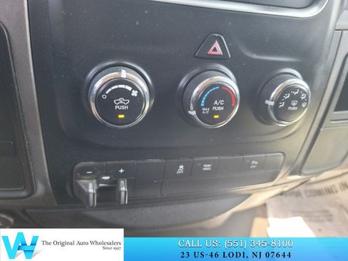 Used 2015 RAM 2500 Tradesman w/ Chrome Appearance Group AWD/4WD image 19
