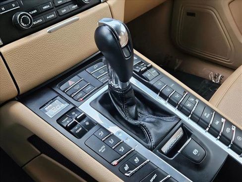 Used 2018 Porsche Macan image 12
