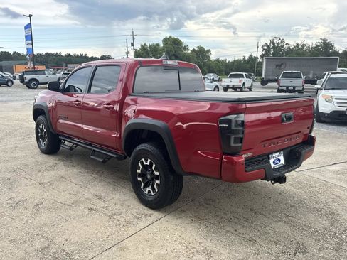 Used 2021 Toyota Tacoma TRD Off-Road w/ Technology Package AWD/4WD image 5