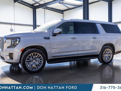 Used 2024 GMC Yukon XL Denali AWD/4WD image 2