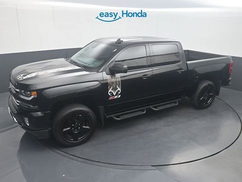 Used 2017 Chevrolet Silverado 1500 LTZ Z71 w/ Realtree Edition AWD/4WD image 21
