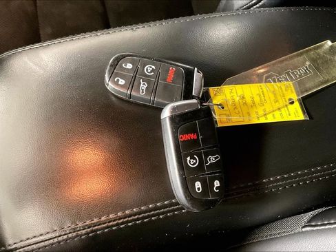 Used 2020 Jeep Grand Cherokee Altitude RWD image 13